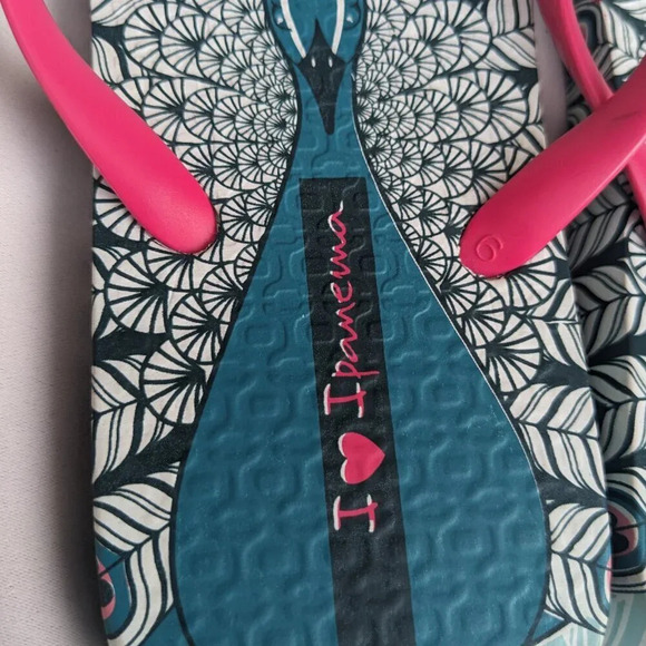 Ipanema‎ Peacock Thong Sandals Size 7 - Picture 4 of 6